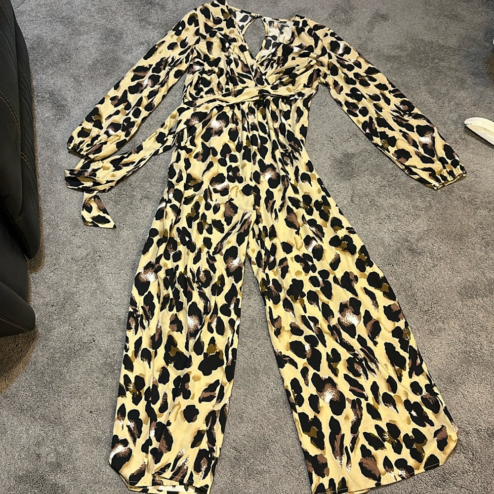 NWOT Animal Print Belted Jumpsuit
